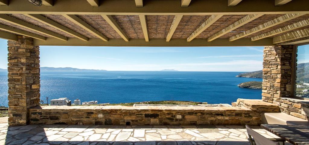 Greece’s holiday home market: key trends and prime locations for 2025 Greece’s holiday home market: key trends and prime locations for 2025